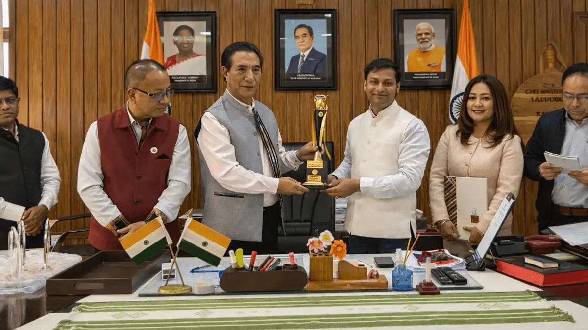 World Art Day Mizoram 2025 | CM Lalduhoma Receives Book World Art Day Mizoram 2025 CM Lalduhoma Receives Book